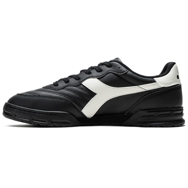 Diadora Loyal