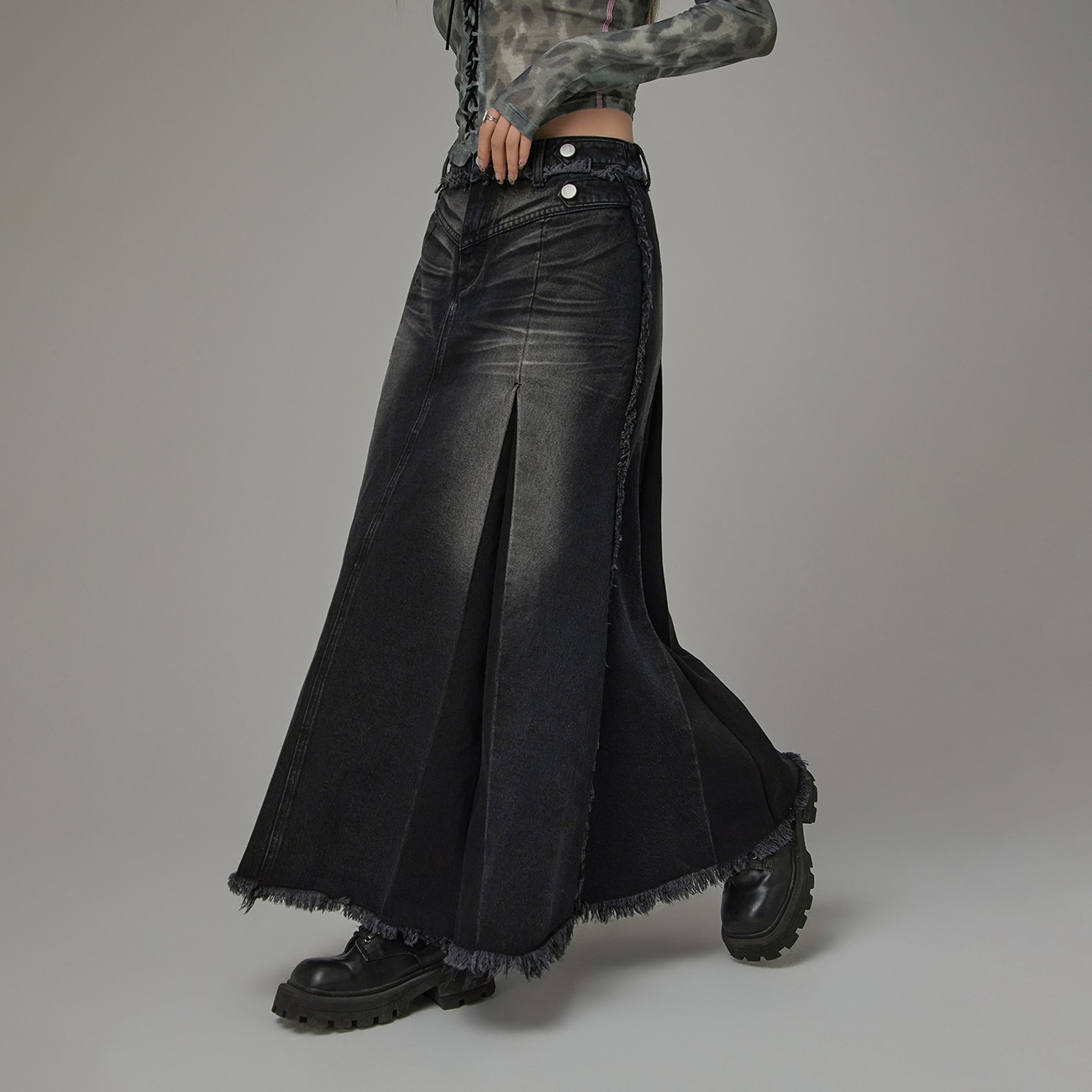 Chuu Denim Skirt — фото 7