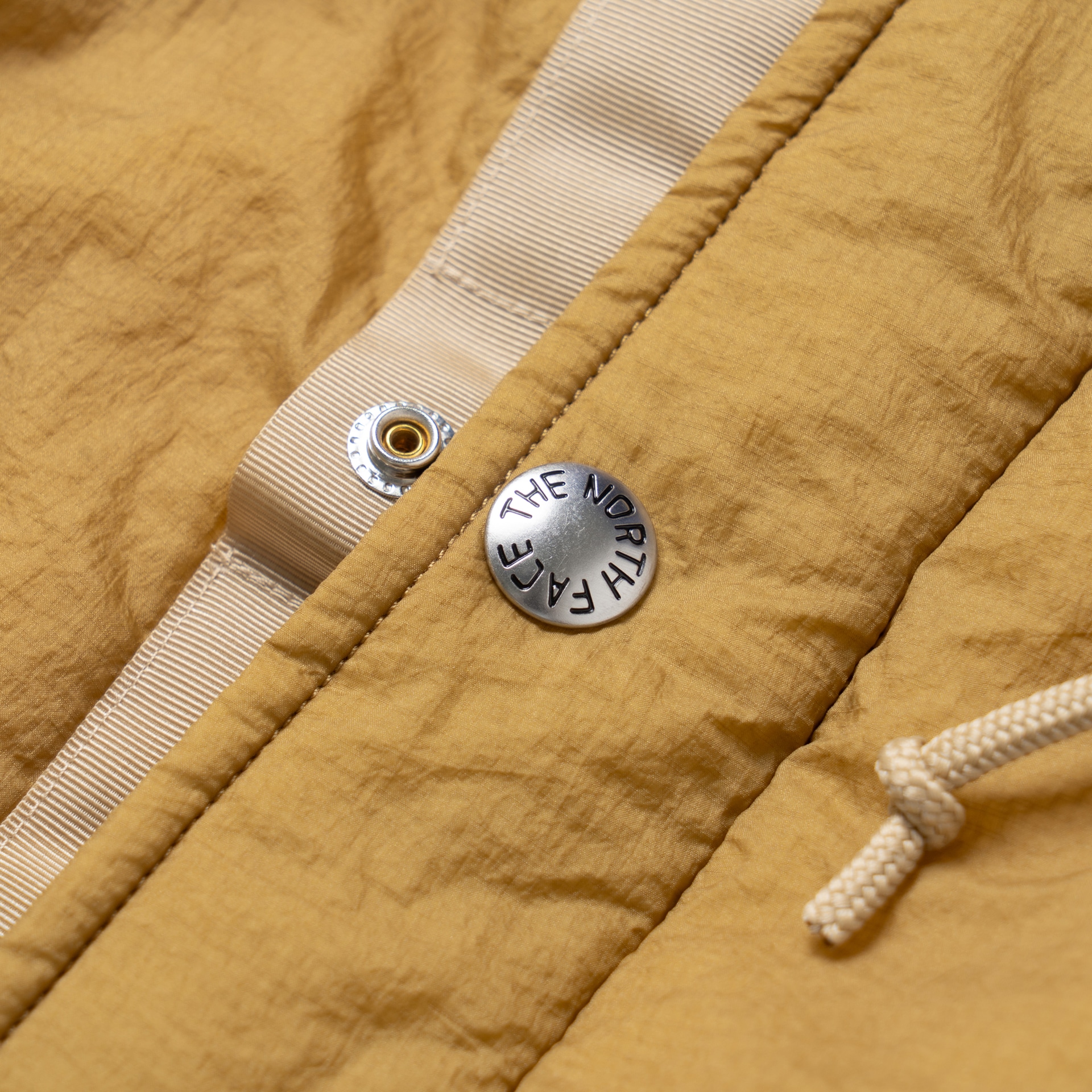 Gucci x The North Face Logo Patch Hooded Jacket — фото 4