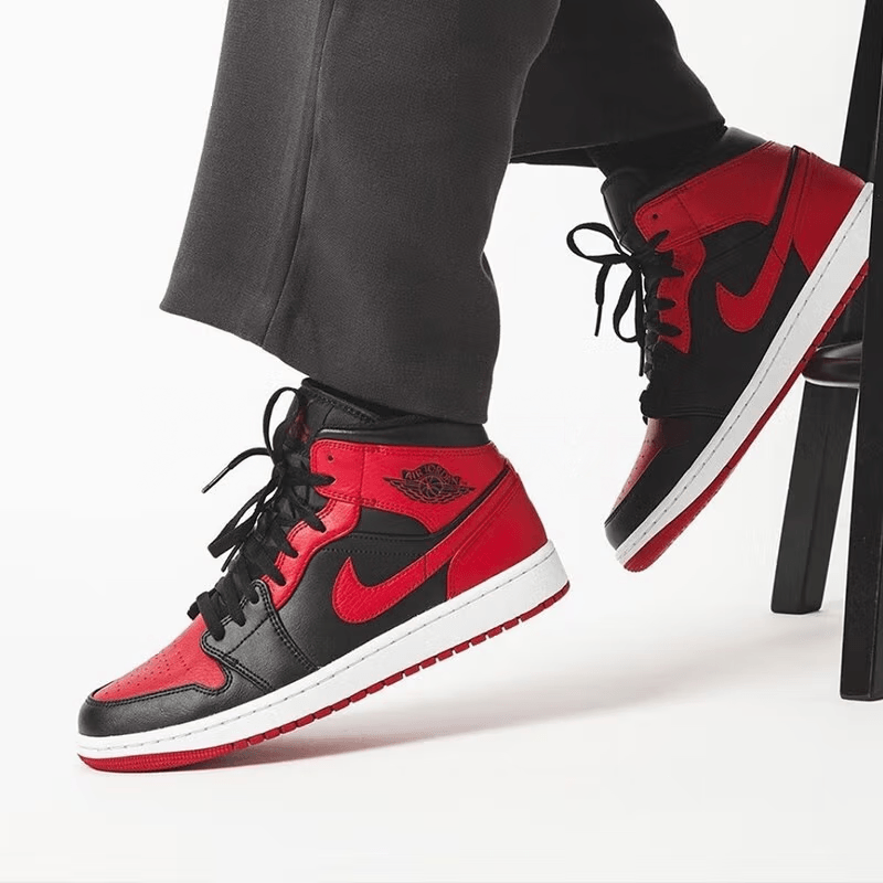 Jordan Air Jordan 1 Mid "Banned" GS — фото 3