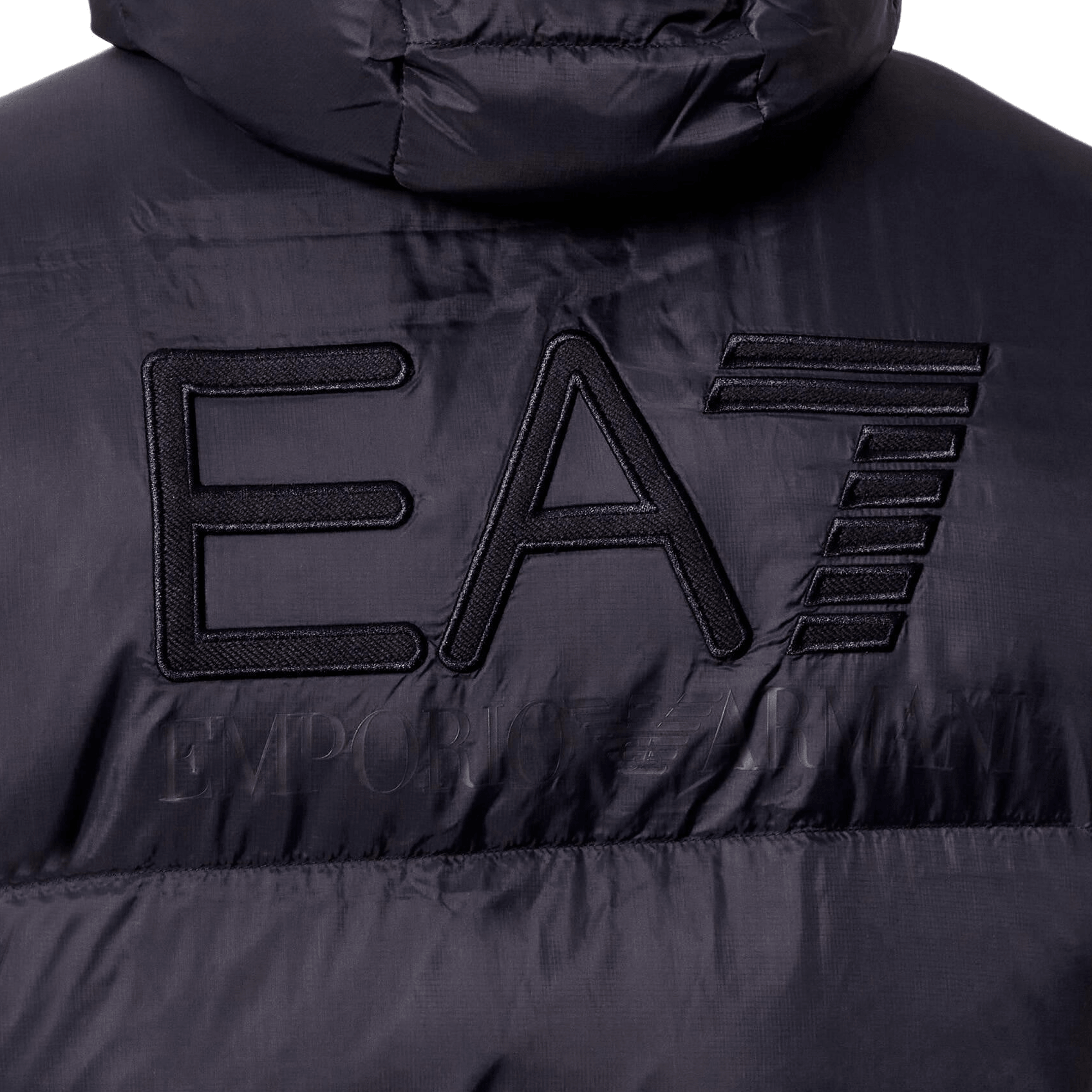 Emporio Armani EA7 FW25 — фото 3