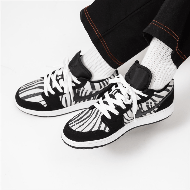Jordan Air Jordan 1 Low Zebra GS — фото 3