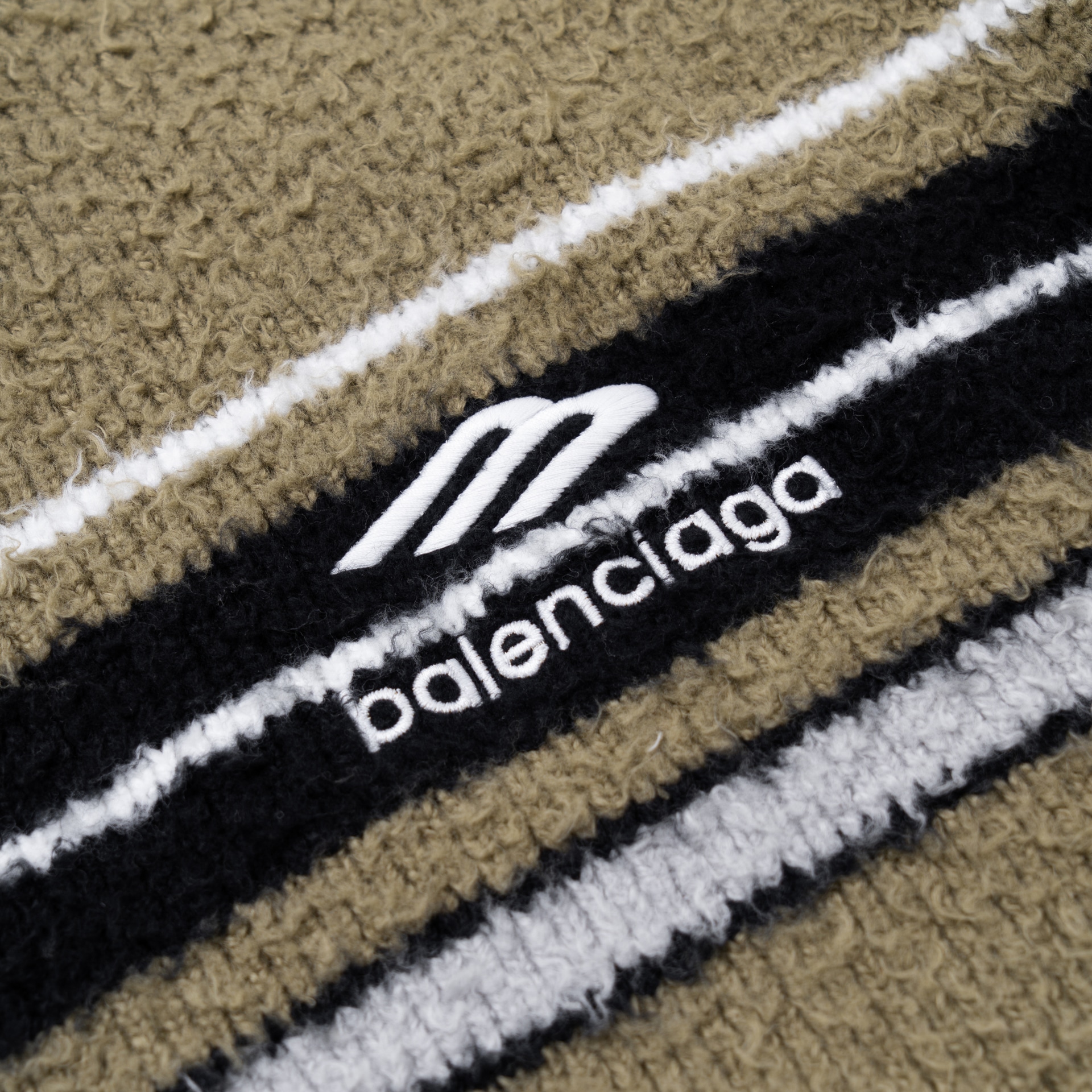 Balenciaga FW25 — фото 7