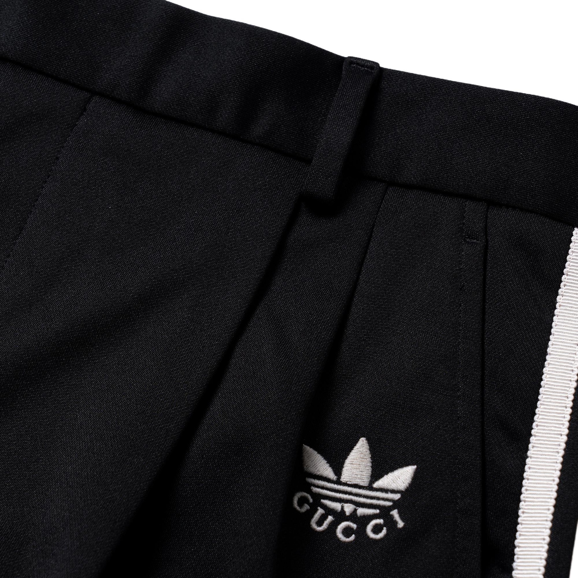 Gucci x adidas Logo Stripe Shorts Black — фото 2
