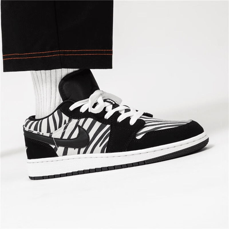 Jordan Air Jordan 1 Low Zebra GS — фото 5