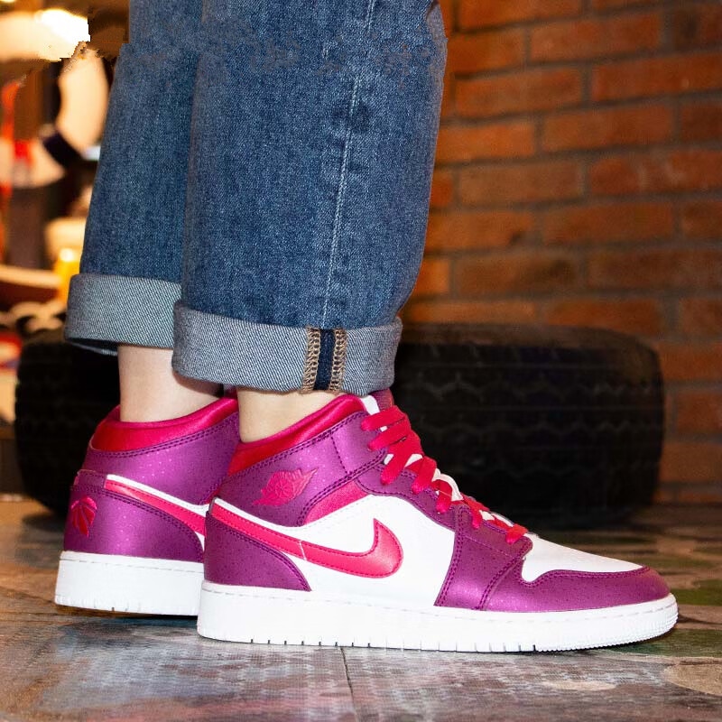 Jordan Air Jordan 1 Mid GS — фото 3