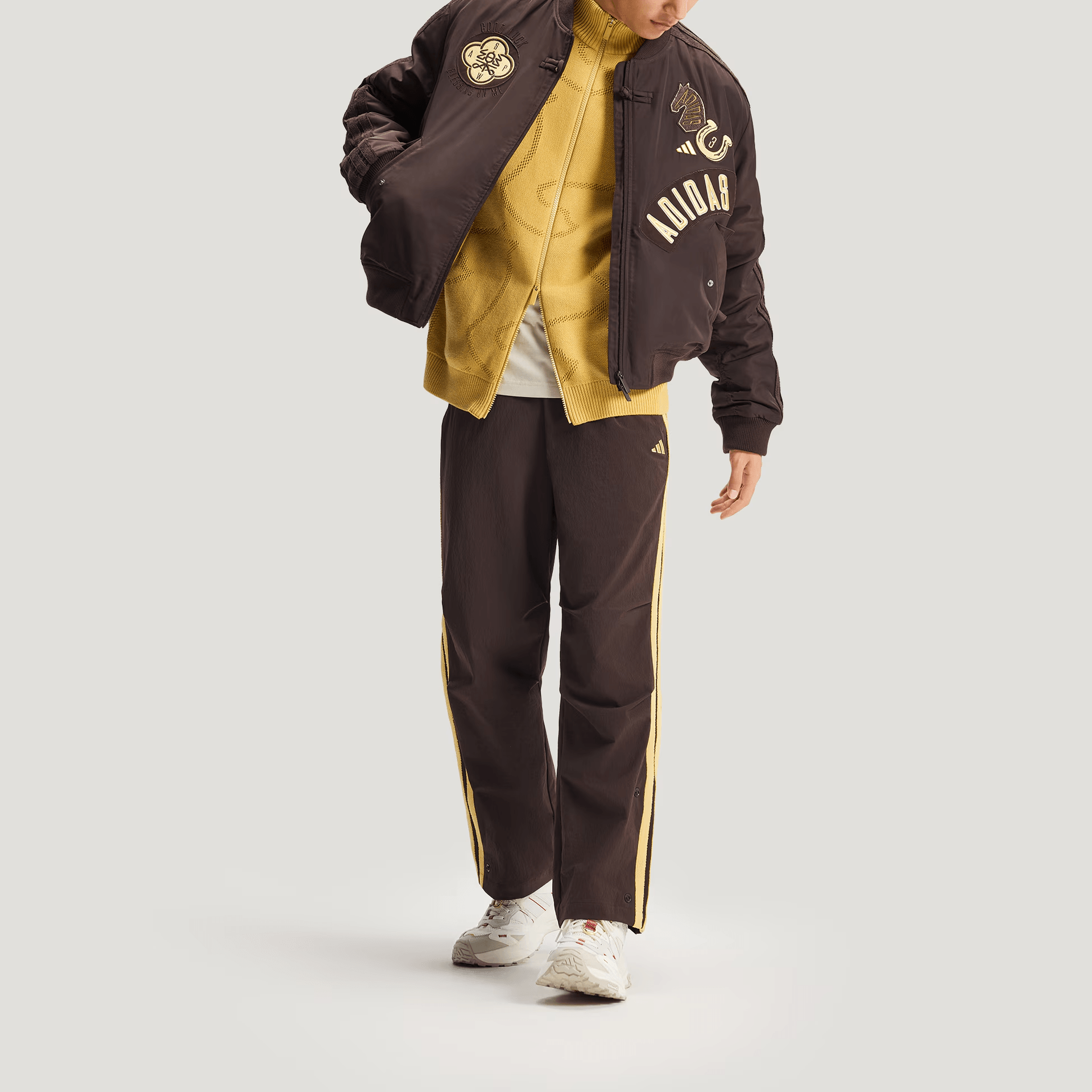 Adidas FW25 WOVEN TRACKSUIT BOTTOMS CNY — фото 4