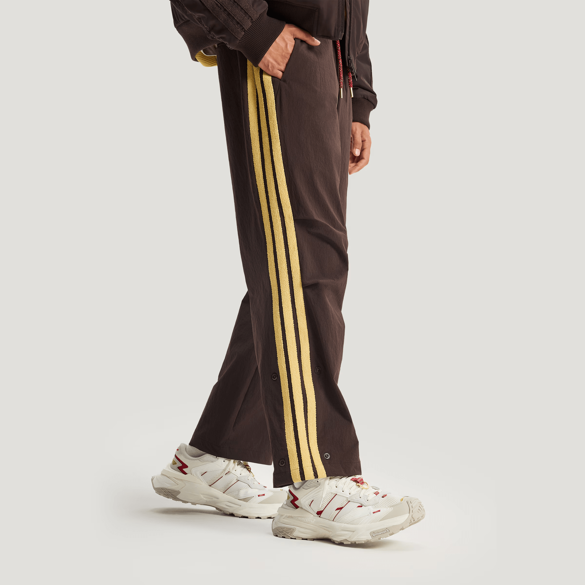 Adidas FW25 WOVEN TRACKSUIT BOTTOMS CNY — фото 3