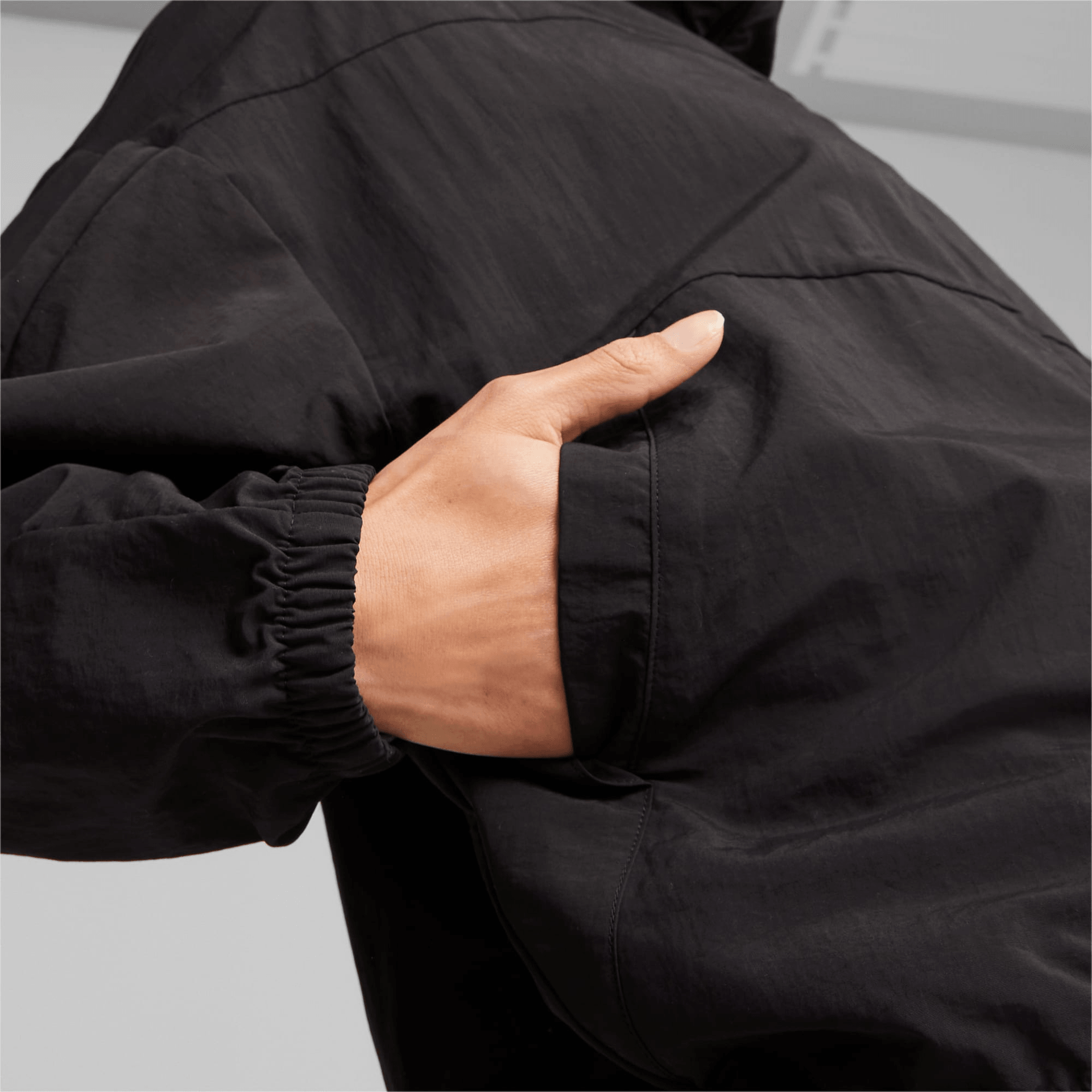 Puma Women's Oversized Hooded Windbreaker — фото 5