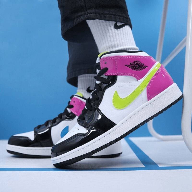 Jordan Air Jordan 1 Mid "Patent Leather" GS — фото 3