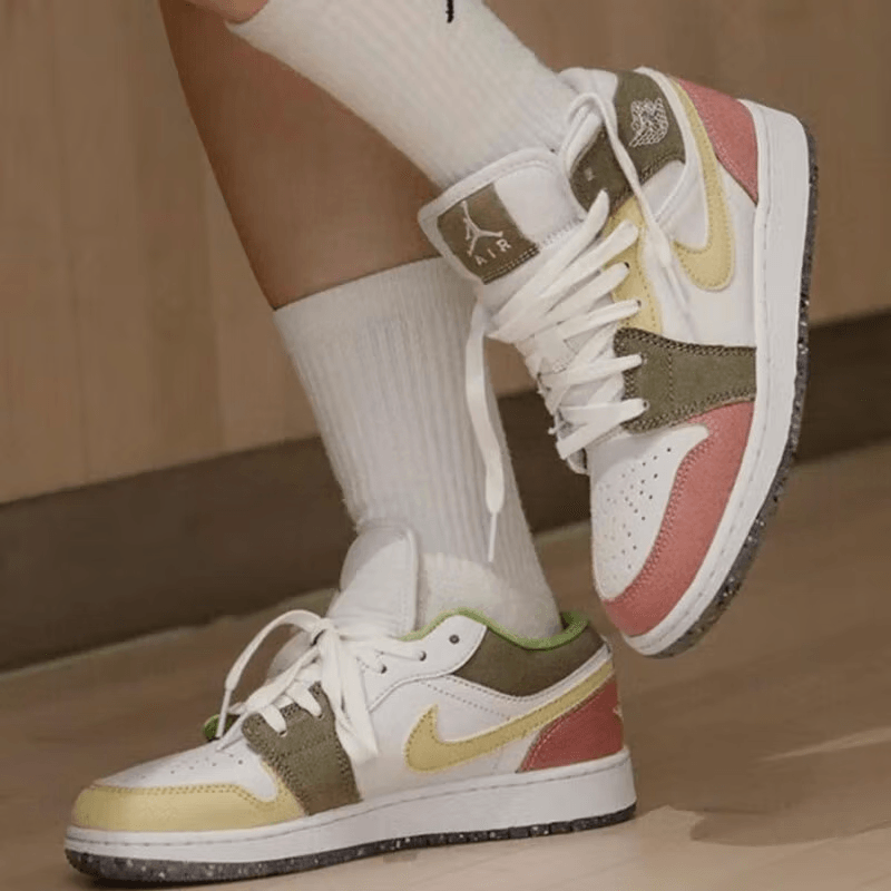 Jordan Air Jordan 1 Mid GS — фото 3