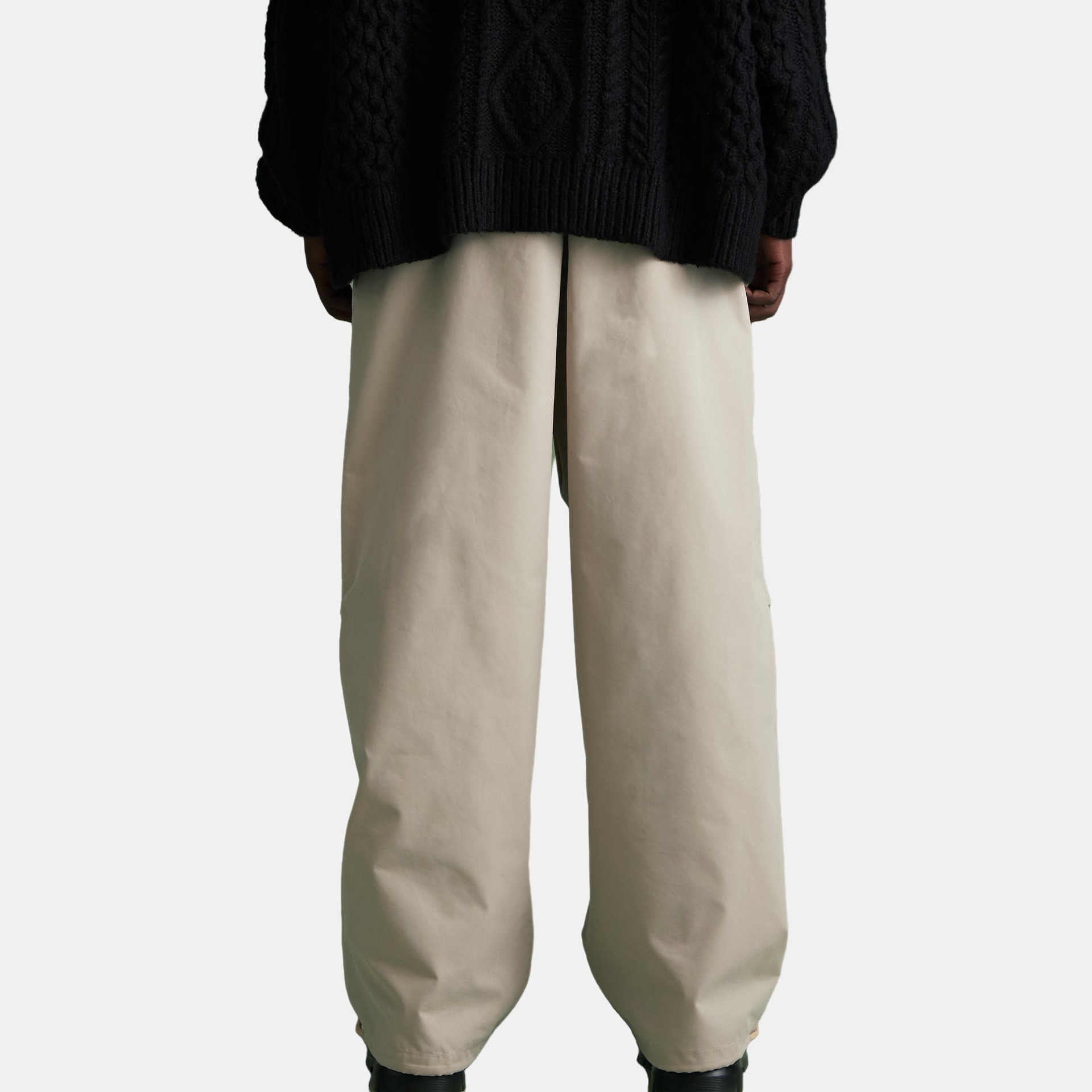 Fear Of God Essentials Relaxed Trouser Silver Cloud — фото 2