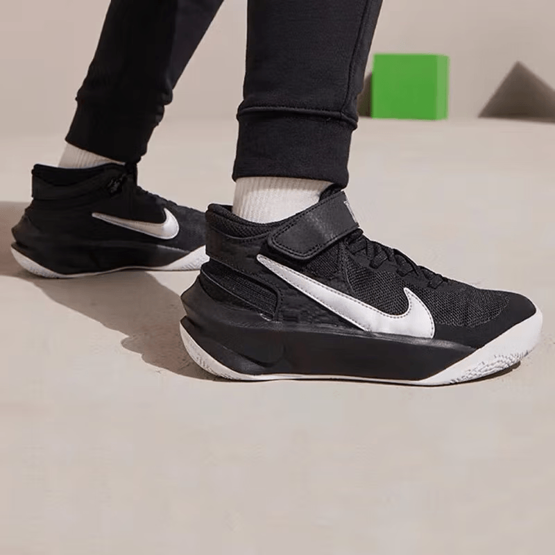 Nike Team Hustle D 10 FlyEase GS — фото 3