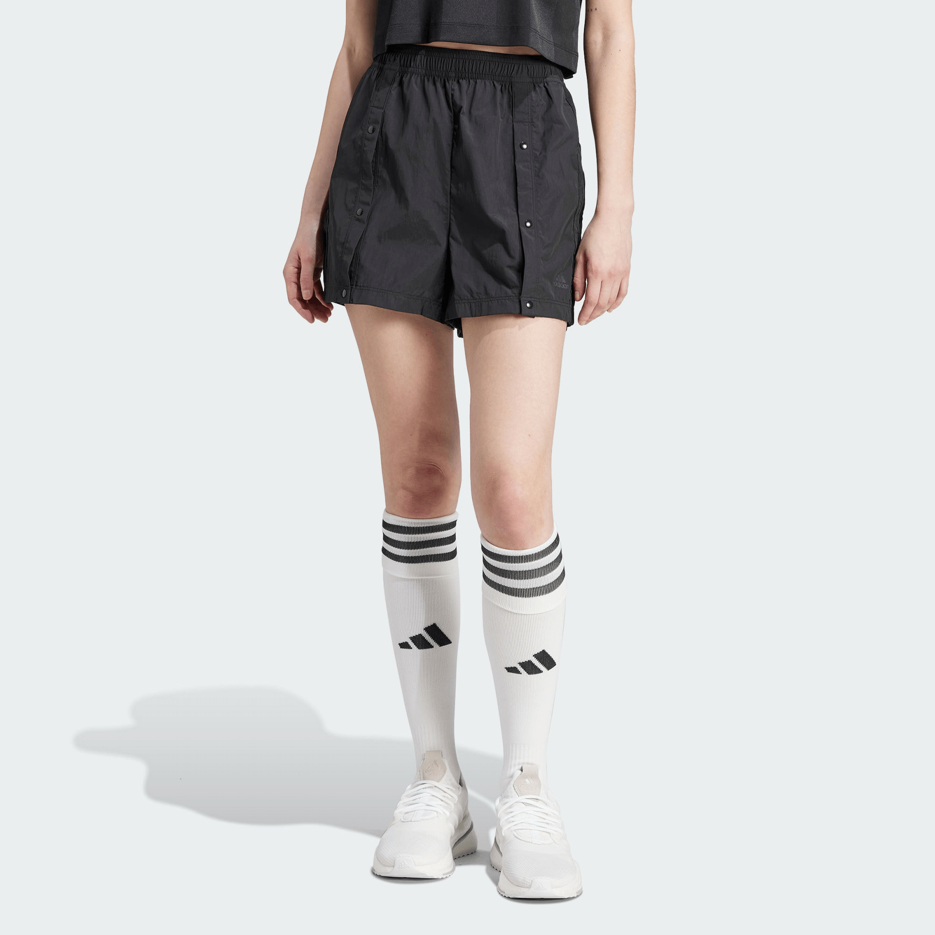 Adidas Tiro Snap-Button Shorts Logo — фото 1
