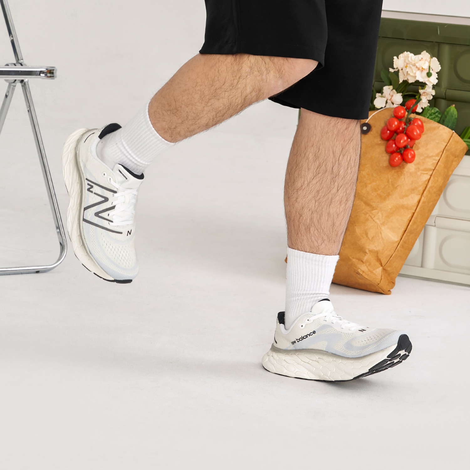 New Balance Fresh Foam X More V4 White Black — фото 5