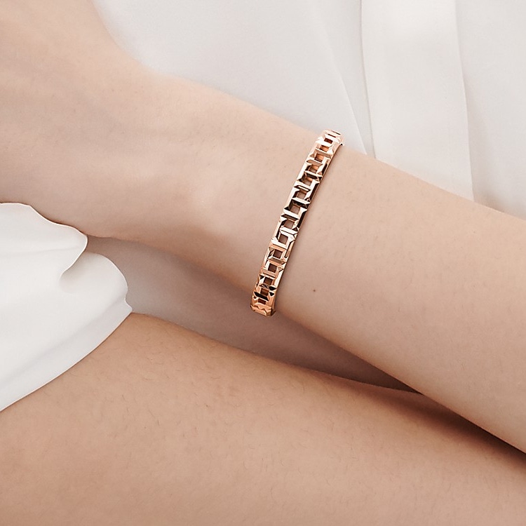Tiffany & Co. Tiffany T True Narrow Hinge Bracelet 18K Rose Gold — фото 5