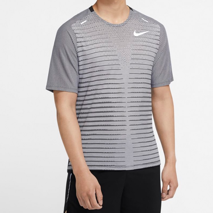 Nike TechKnit Future Fast Tee — фото 3