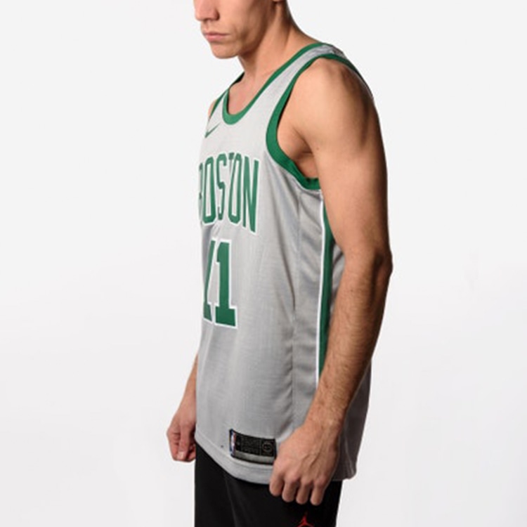 Nike NBA Kyrie Irving City Edition Swingman Jersey — фото 3