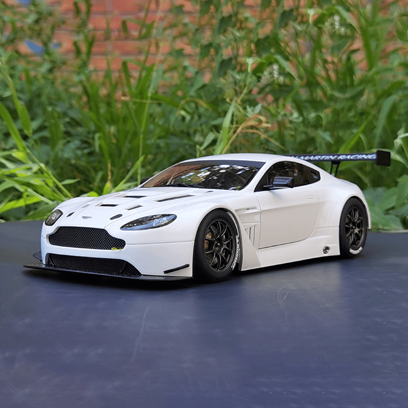 Autoart 118 VANTAGE V12 GT3 — фото 1