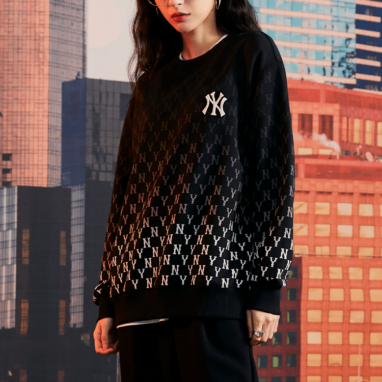 MLB Yankees Gradient Logo Pullover Sweatshirt — фото 4
