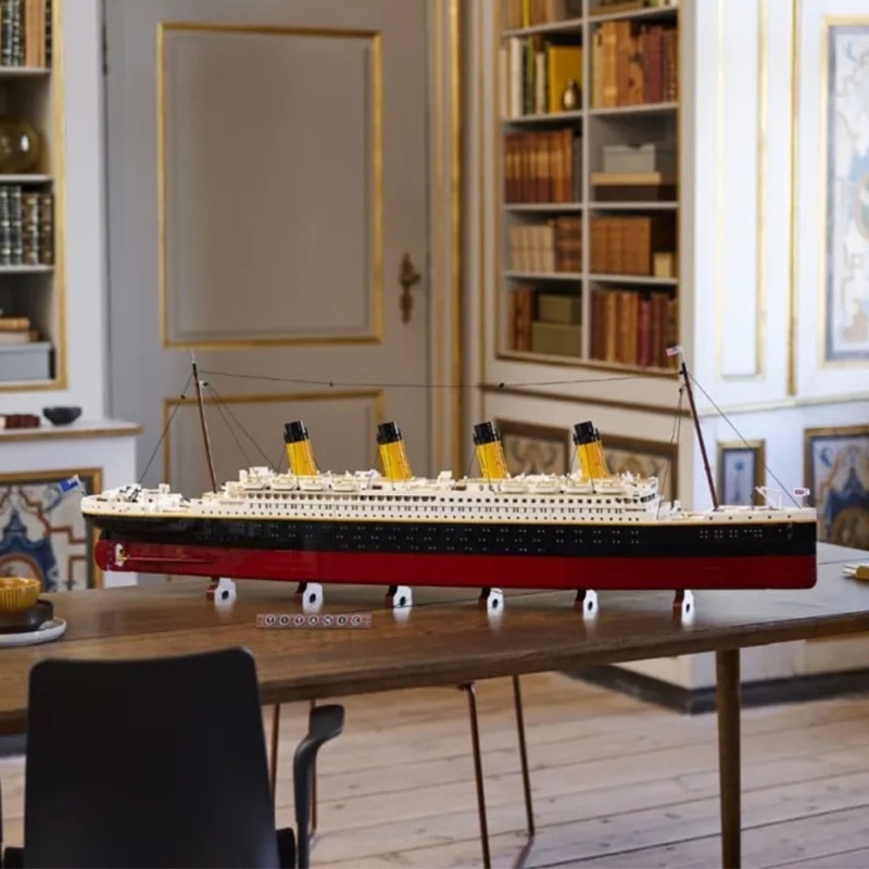 Lego Icons Titanic 10294 — фото 1