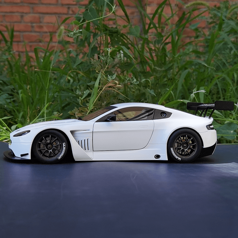 Autoart 118 VANTAGE V12 GT3 — фото 2