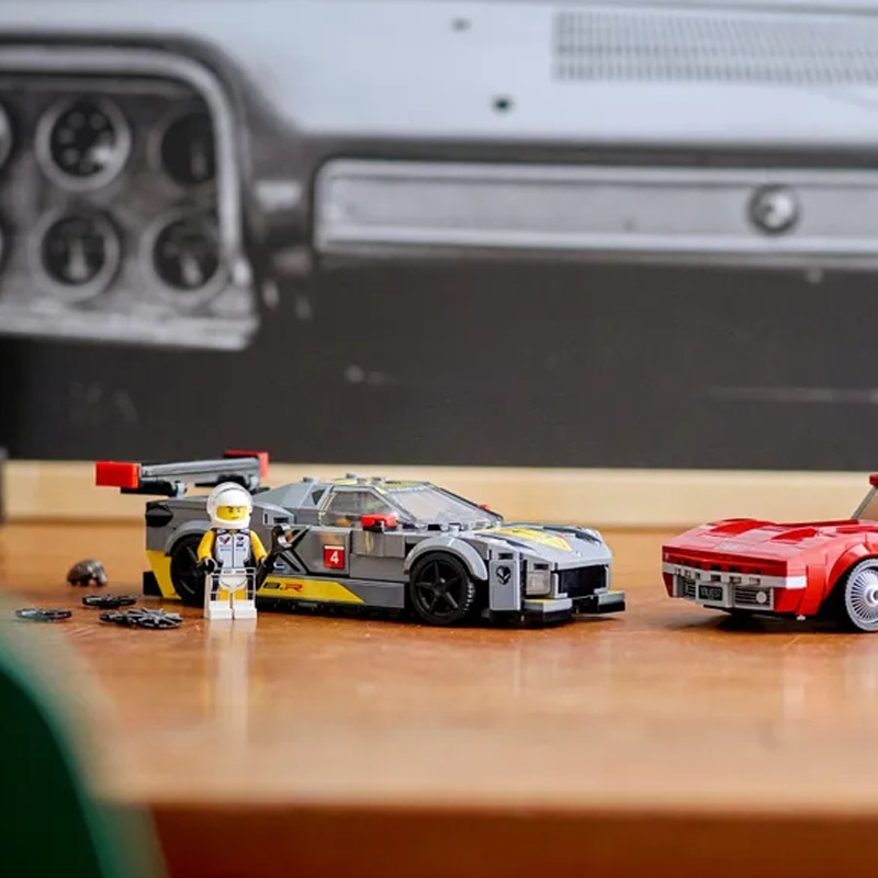 Lego CHEVROLET Corvette C8.R Race Car and 1968 Chevrolet Corvette 76903 — фото 1