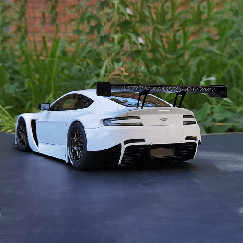 Autoart 118 VANTAGE V12 GT3 — фото 3