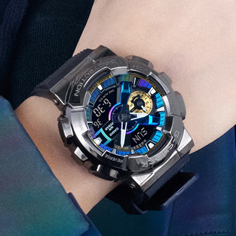 G-Shock 200 51.9*48.8mm GM-110B-1APR-person — фото 5