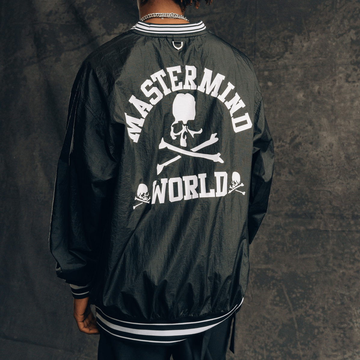 Mitchell & Ness x mastermind Striped V-Neck Sweatshirt Black — фото 3