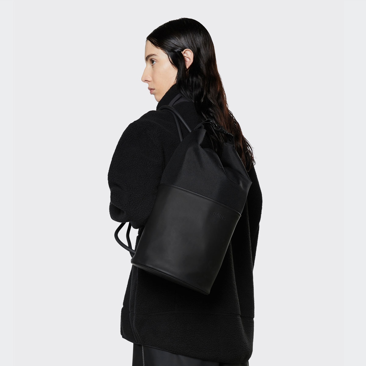Rains Bucket Sling Bag — фото 3