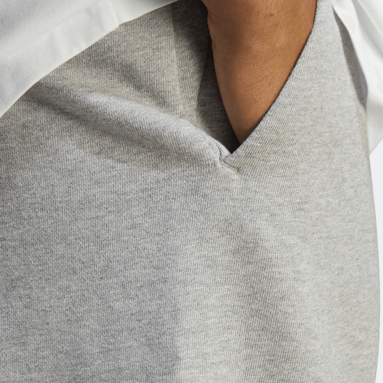Adidas Essentials Shorts Logo — фото 4