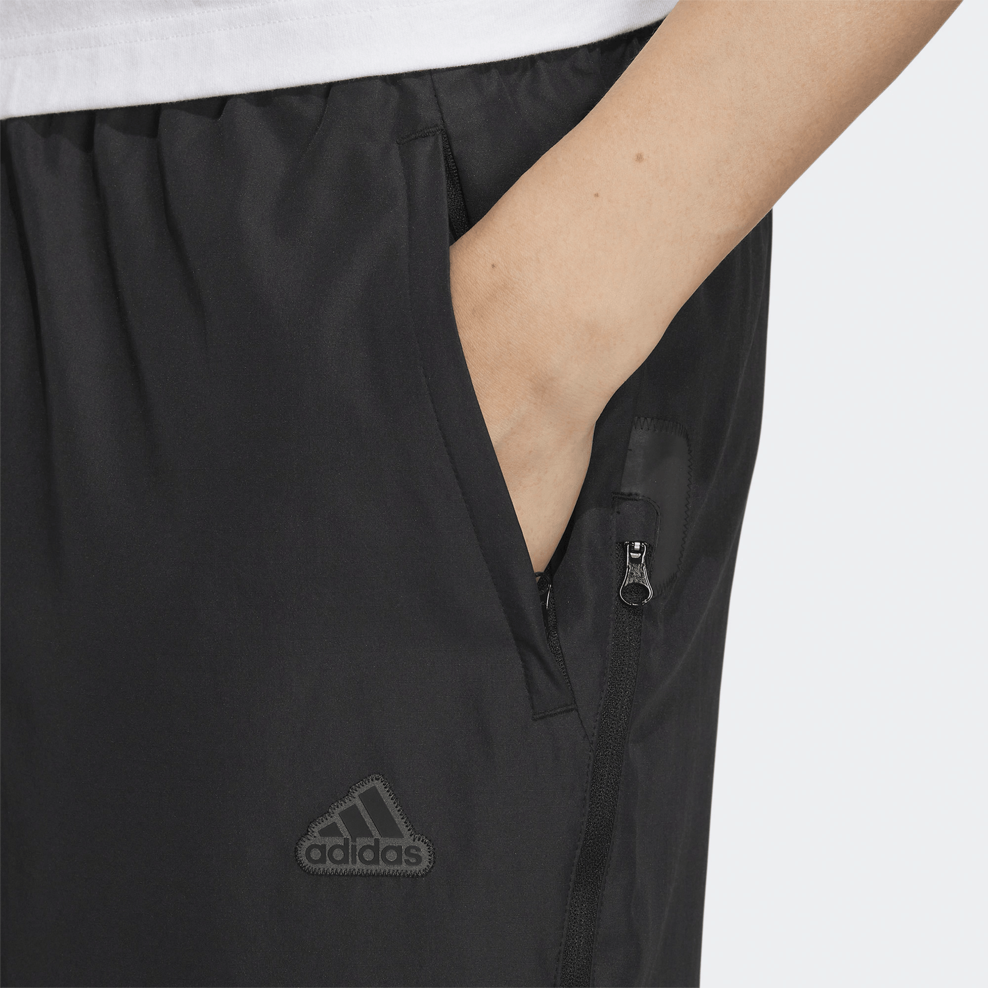Adidas Tech Utility Woven Shorts Logo — фото 4