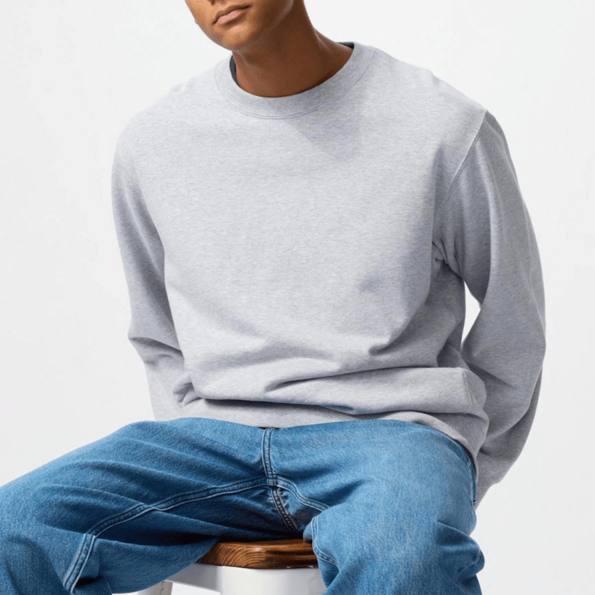 Uniqlo Crew Neck Sweatshirt Light Gray — фото 2