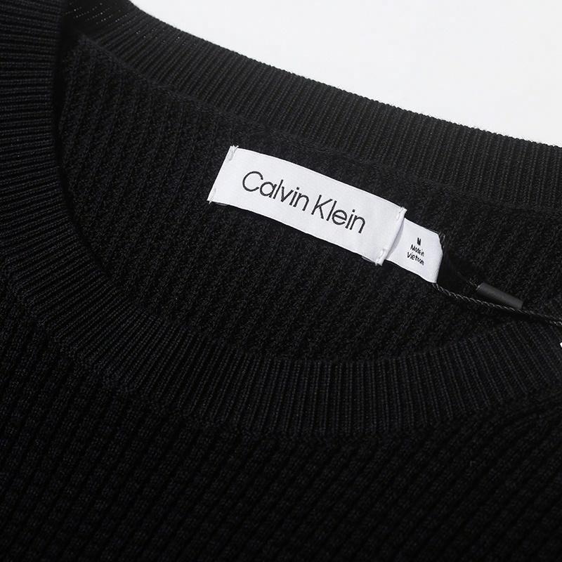 Calvin Klein T — фото 1