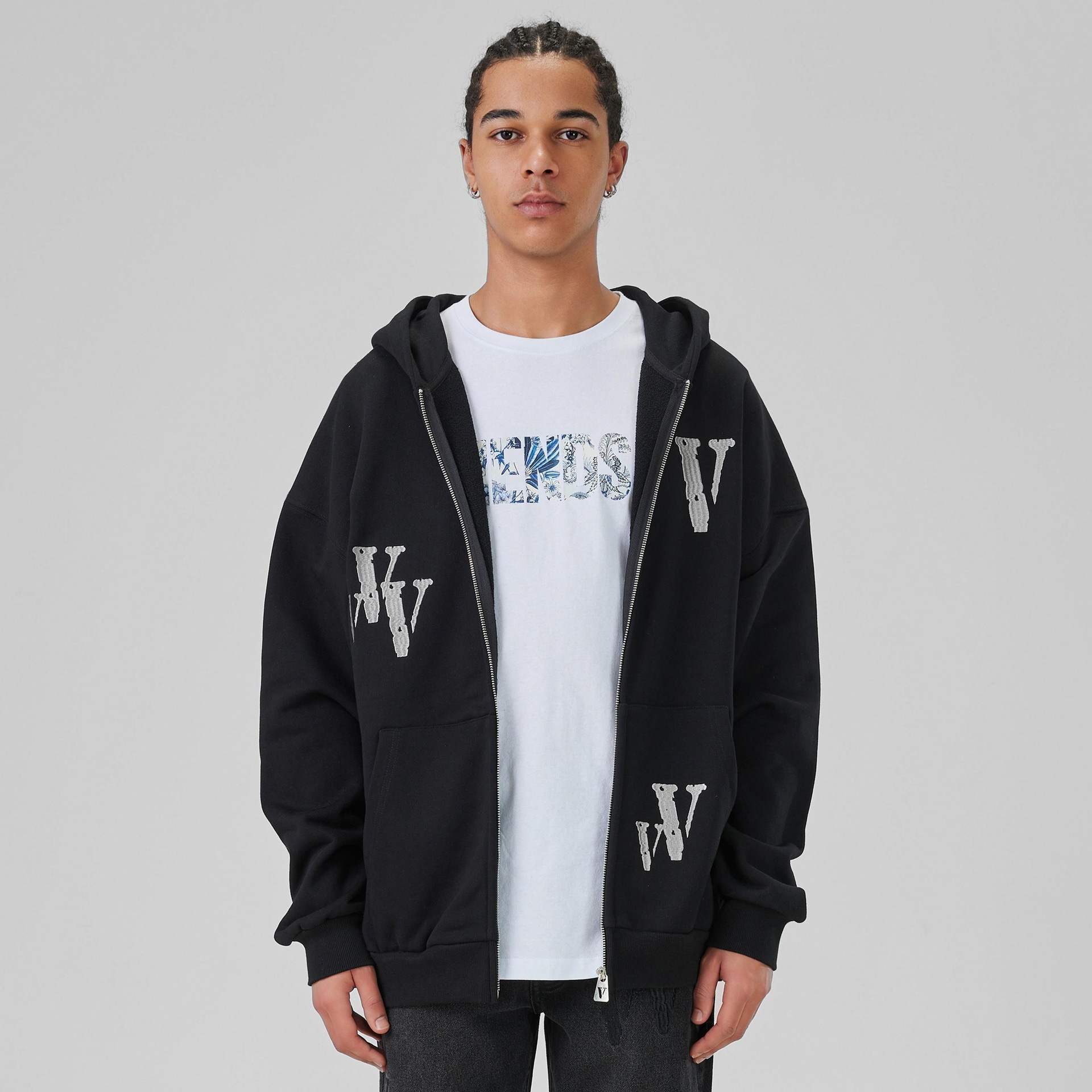Vlone Logo Embroidered Hoodie Black Silver — фото 11