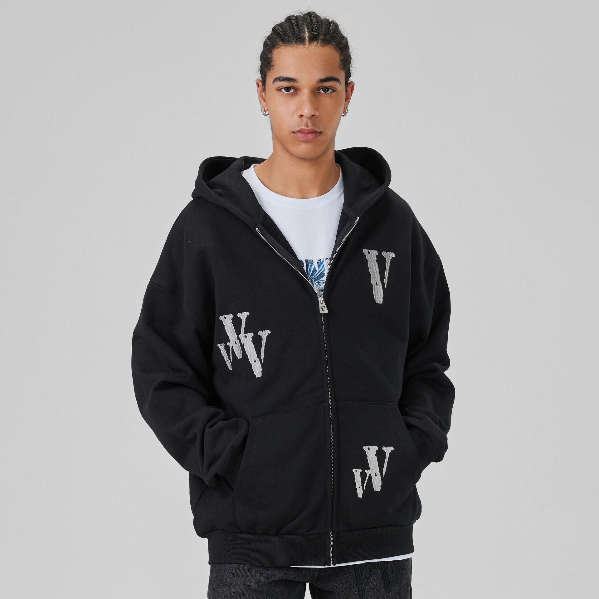 Vlone Logo Embroidered Hoodie Black Silver — фото 7