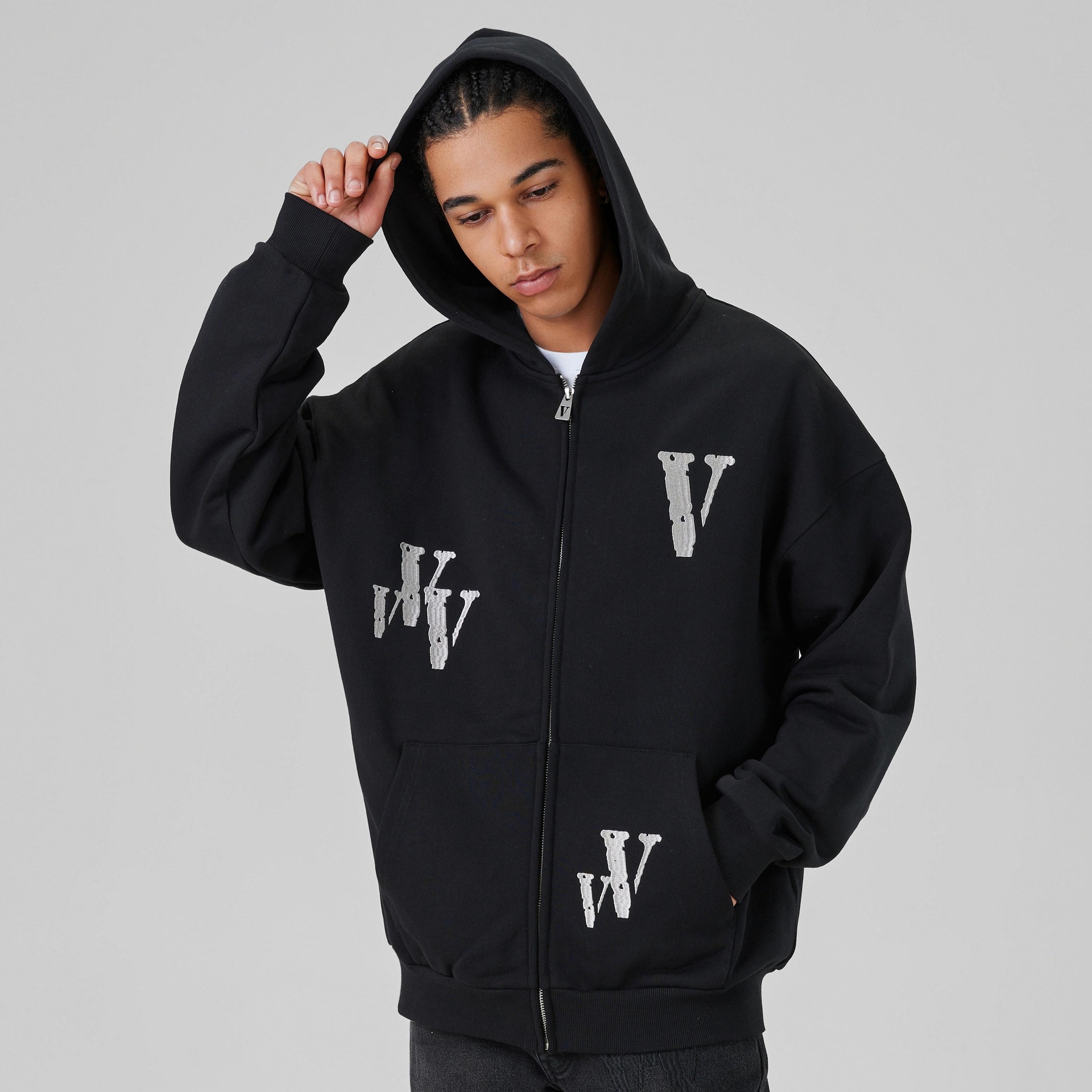 Vlone Logo Embroidered Hoodie Black Silver — фото 9