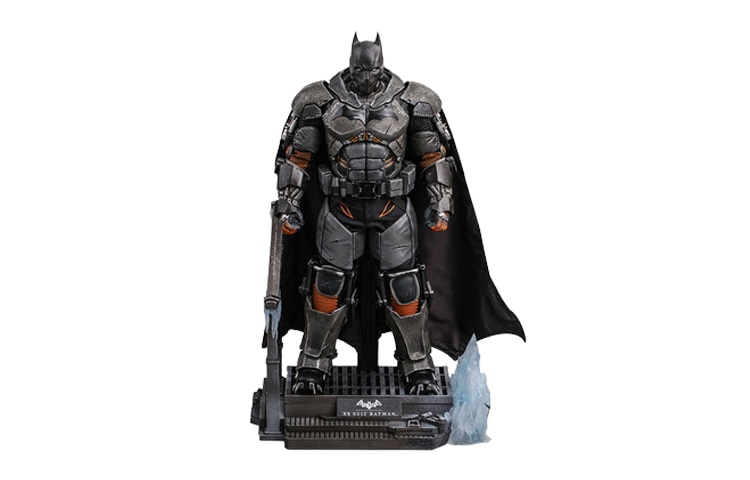 Hot Toys Batman Thermal Armor Collectible Figure