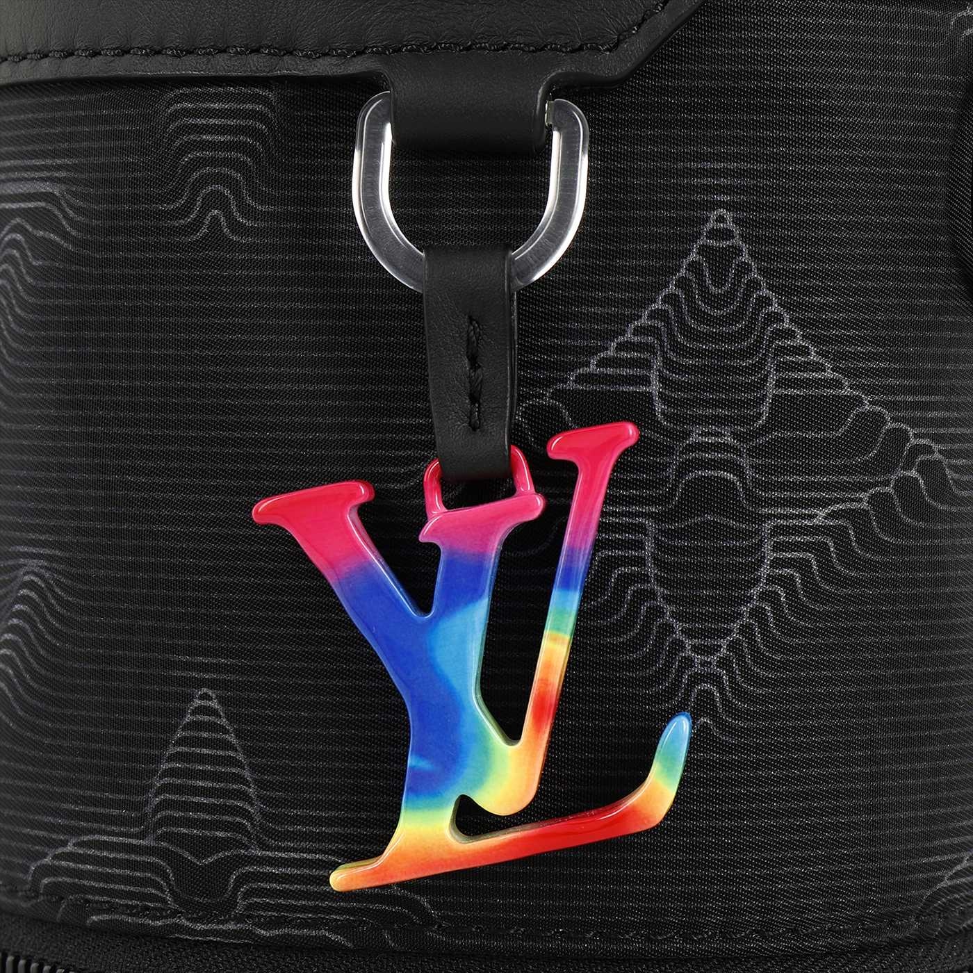 Louis Vuitton 2054 Expandable Polochon — фото 6