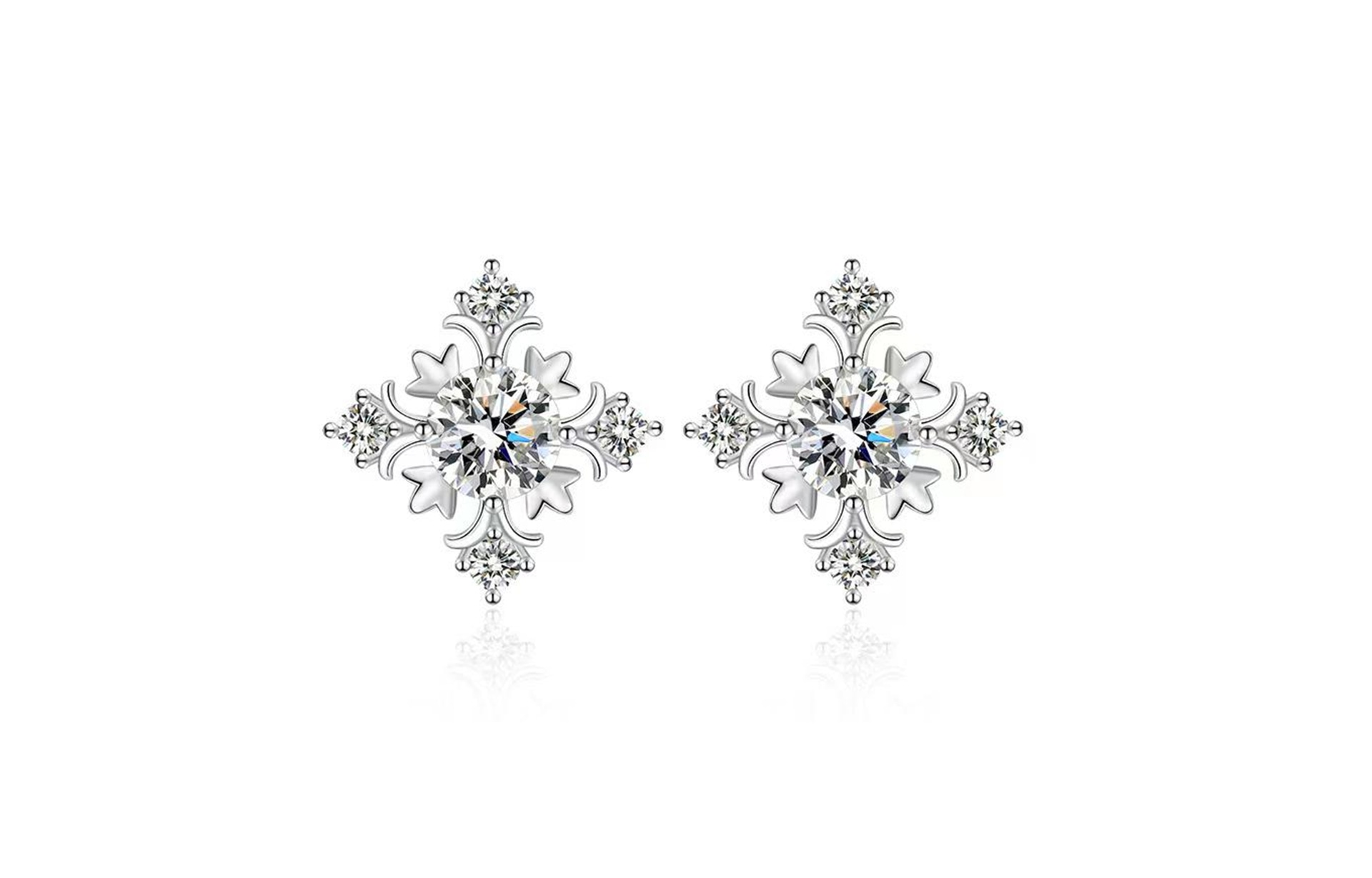 ASTAR HADES ASTARHADES Snowflake Stud Earrings