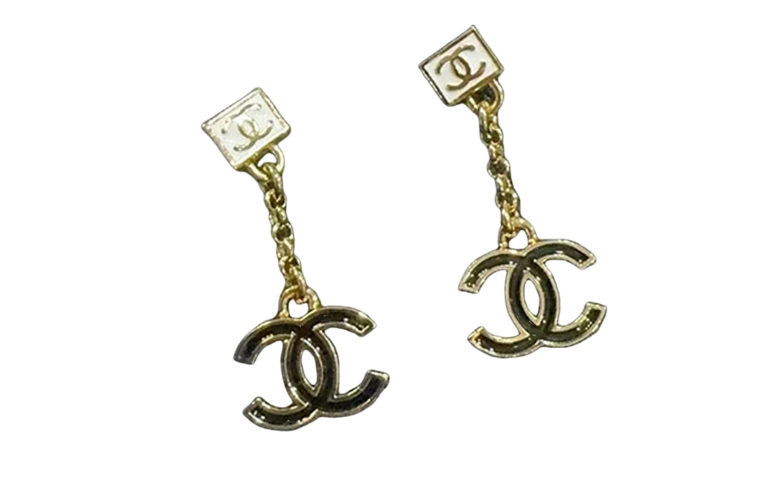 Chanel C -