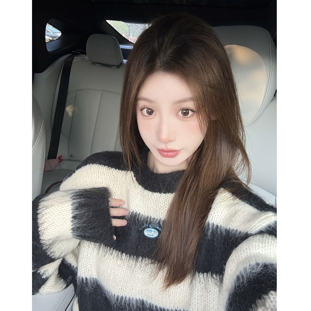 Chuu Sweater Black White Stripes — фото 1