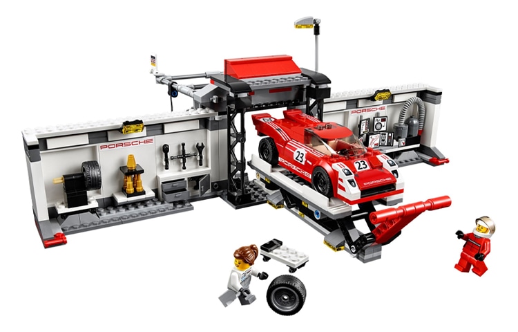 Lego Porsche 919 Hybrid and 917K Pit Stop 75876 — фото 1