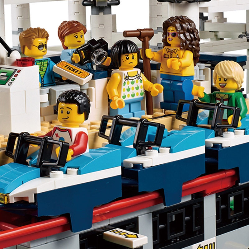 Lego Icons Roller Coaster 10261 — фото 3