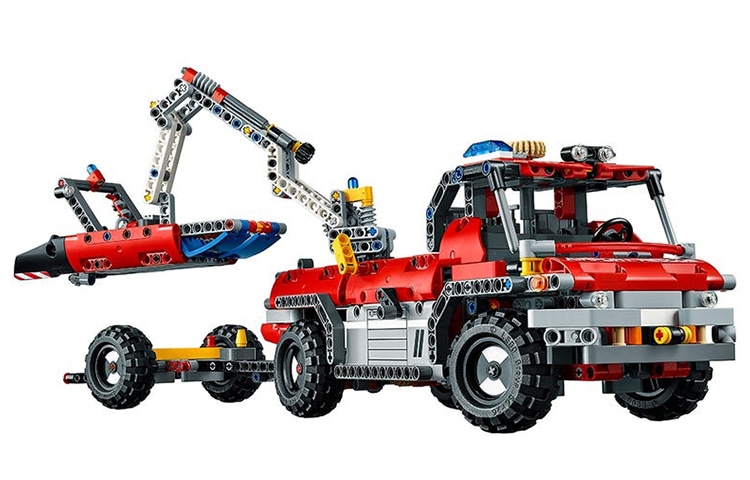 Lego Technic 42068 Airport Rescue Vehicle — фото 1