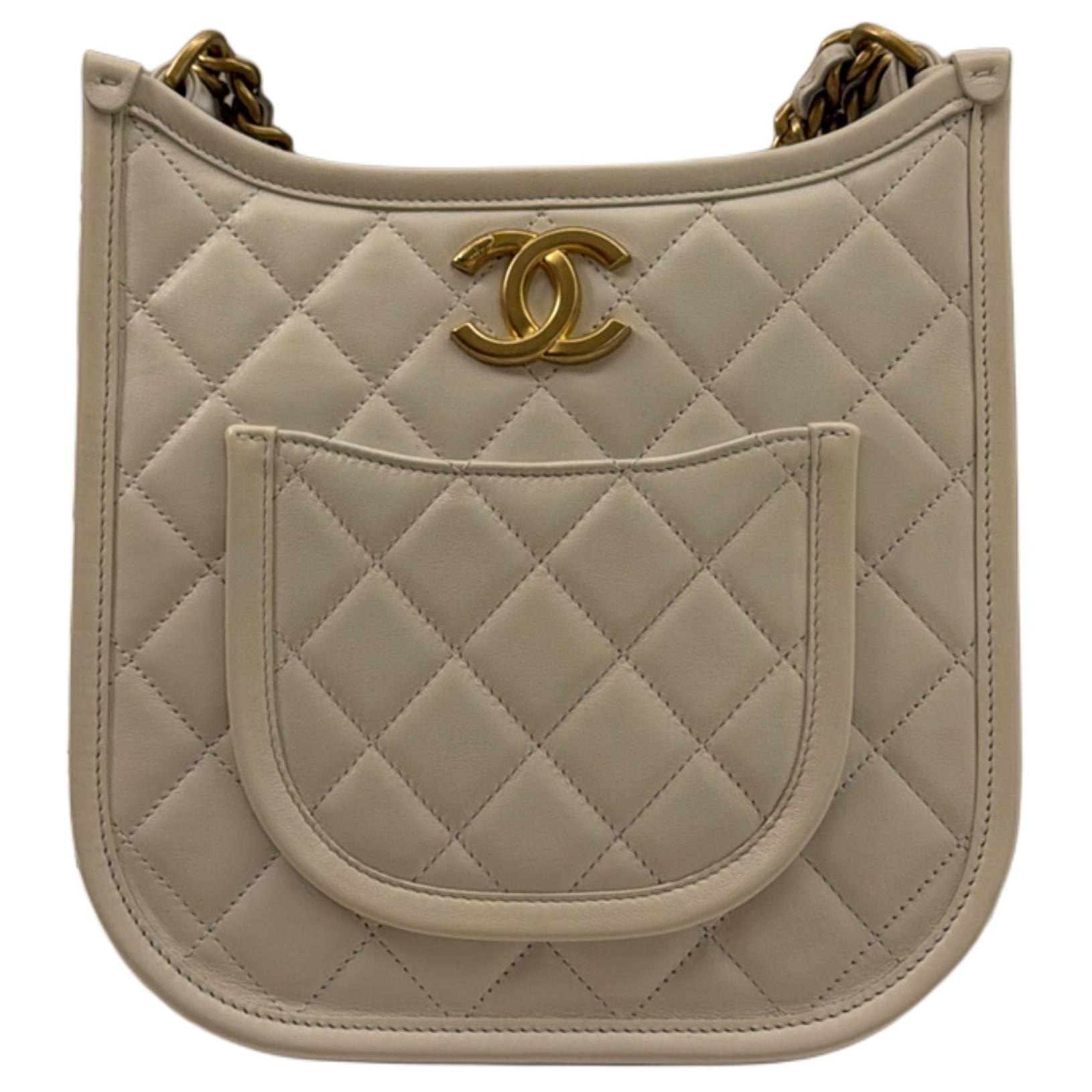 Сумка Chanel 24S Logo Hobo