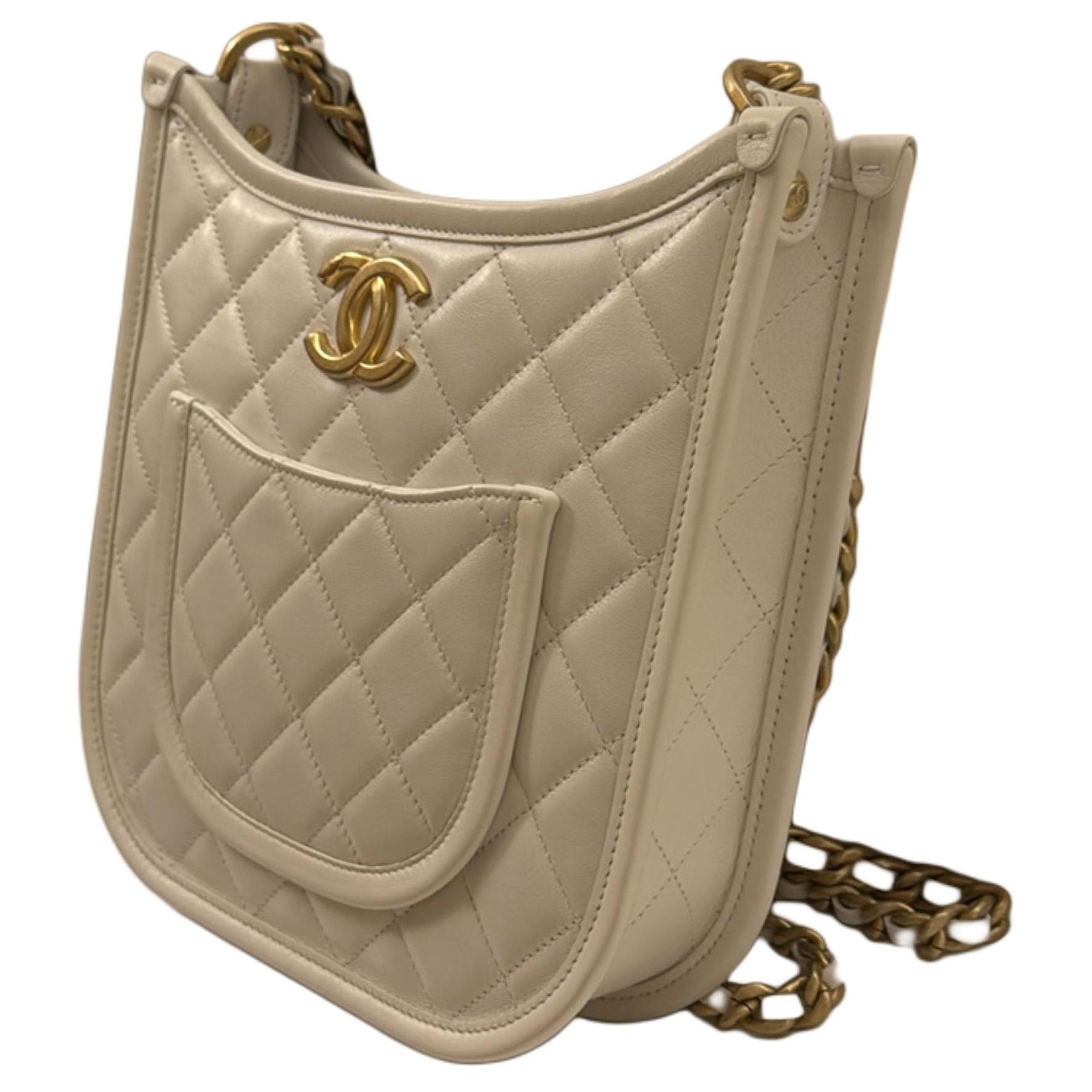 Chanel 24S Logo Hobo — фото 1