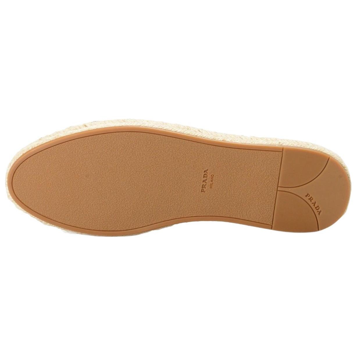 Prada Lace-Up Round Toe Fisherman Shoes White Red — фото 11