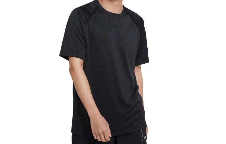 Футболка Nike NSW Tech Pack T